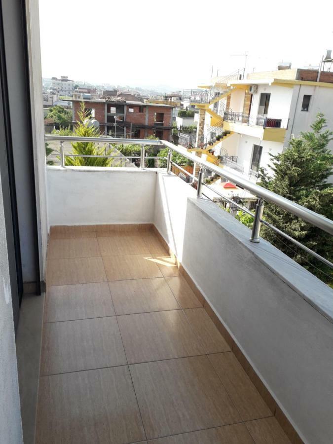 Vila Aliaj Deluxe Apartment With 2 Rooms & 2 Baths And Garden View Durrës Exteriör bild